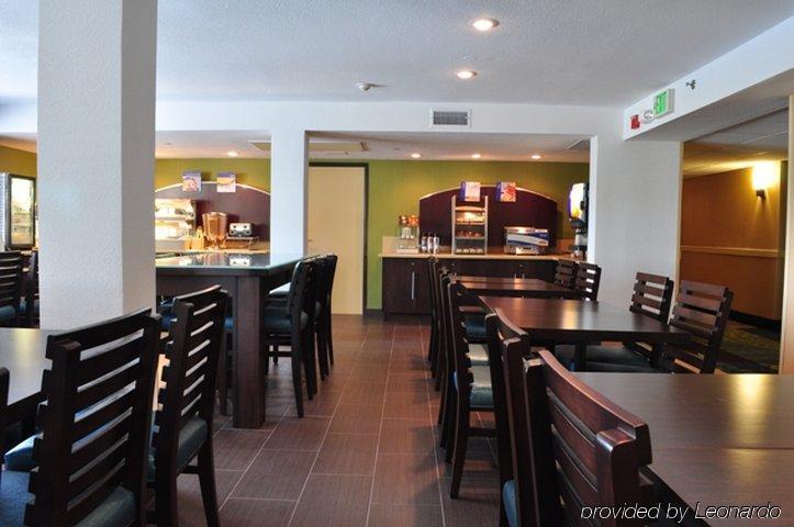 Holiday Inn Express San Diego South - National City By Ihg Ресторан фото