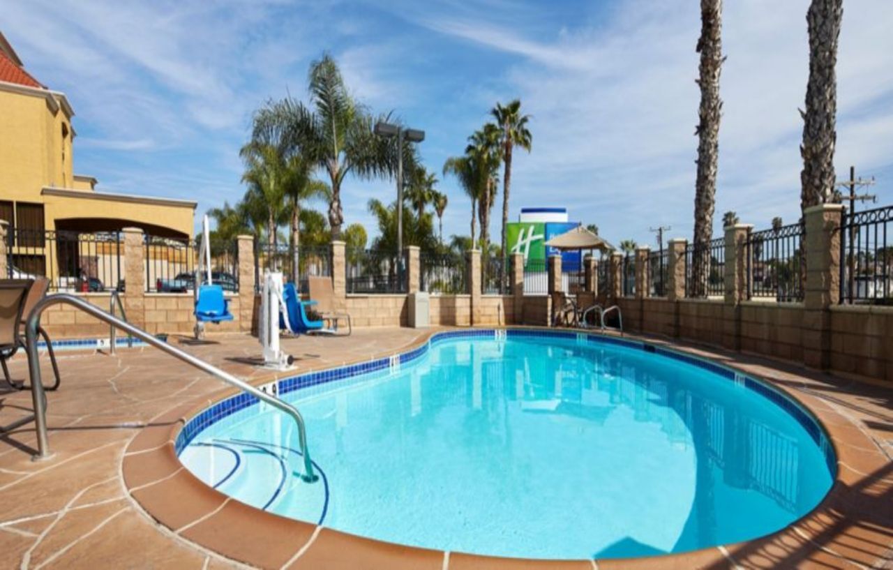 Holiday Inn Express San Diego South - National City By Ihg Екстер'єр фото